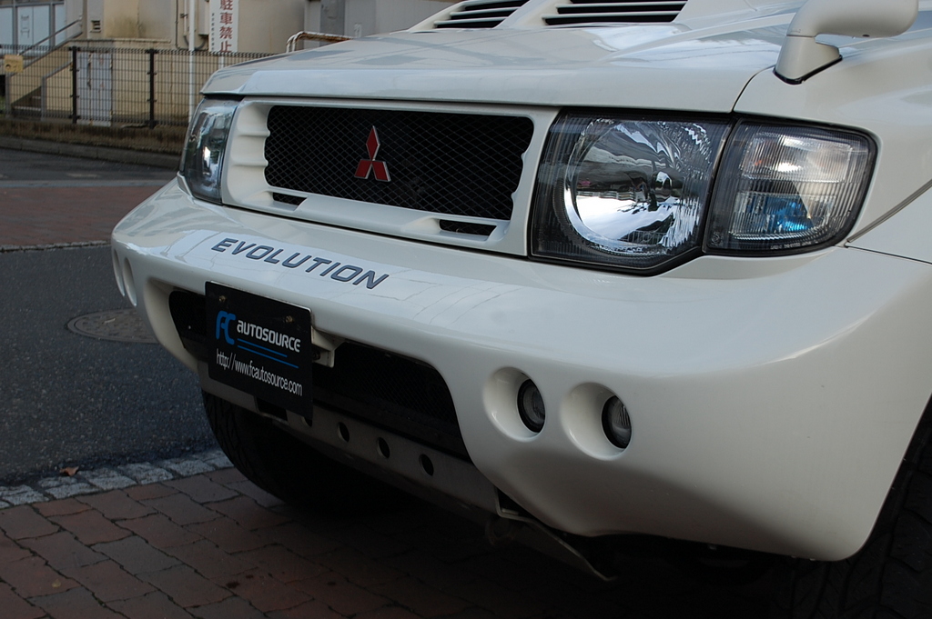 Pajero Evolution 5spd with Bronze Volks Racing alloys!